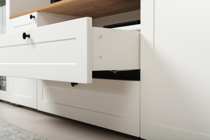 Остин 11.53 Кровать + ортопед + 13.336.03 Шкаф для одежды + 16.47 Тумба под ТВ, белый шагрень/дуб крафт золотой