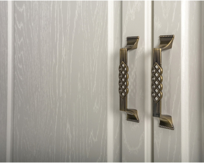 Ливерпуль Спальня № 1 Кровать 11.08ОСН + две Тумбы 08.146 + Шкаф 08.45Н + карниз, ясень ваниль/белый